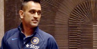 MS Dhoni rescued safely from hotel fire