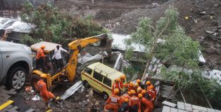 17 labourers from katihar dead in pune after wall collapses